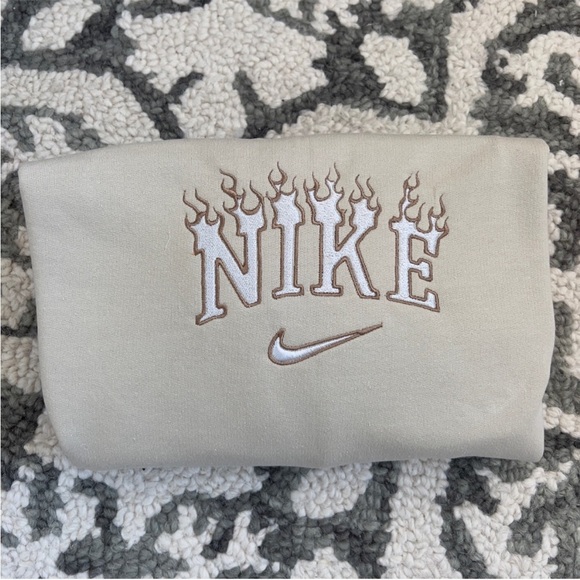 Cream Nike fire embroidered Crewneck - Picture 2 of 4